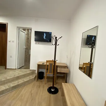 Flora Apartman
