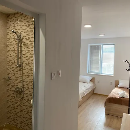 Flora Apartman