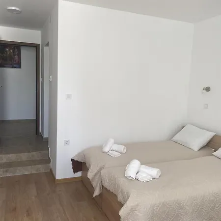 Flora Apartament Mizara