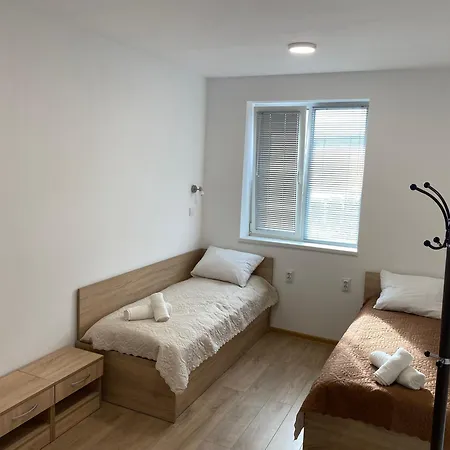 Flora Apartman Mizara