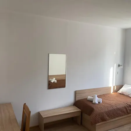 Flora Apartman Mizara