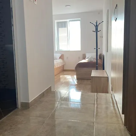 Apartman Flora Mizara