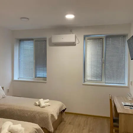 Apartman Flora *