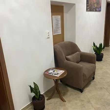 Flora Apartman